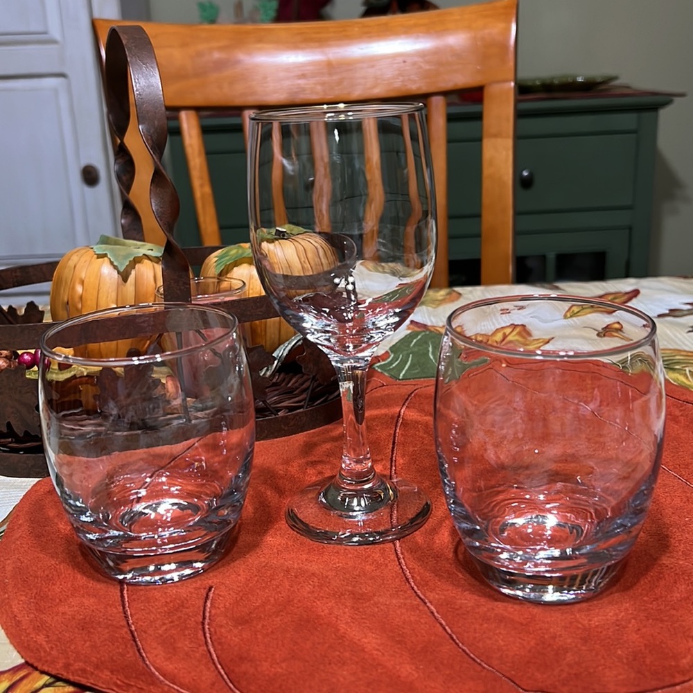 LIBBEY WINE 🍷 GLASS Set 🎉FINAL PRICE 🎉